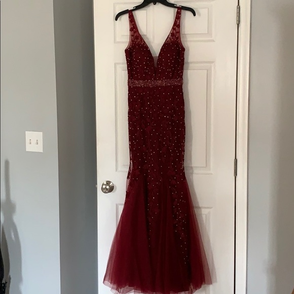 Formal dress - mermaid silhouette - Picture 1 of 6